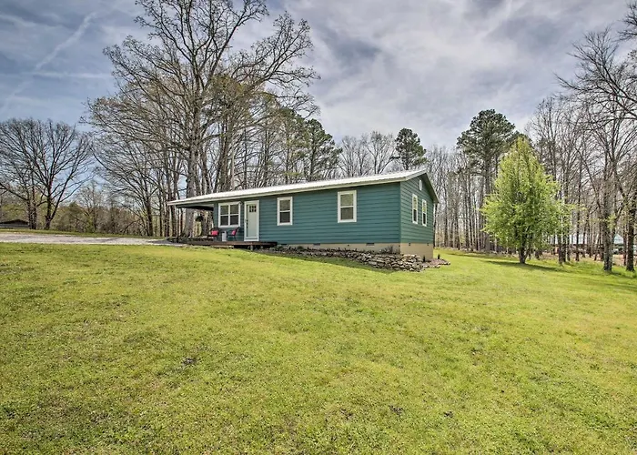 Cozy Hideaway Near Lake Ouachita & Hot Springs!