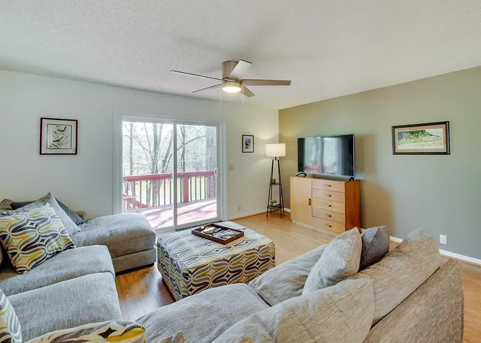 Lakefront Hot Springs Village Vacation Rental!