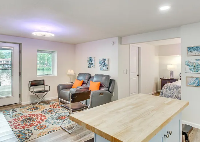 Scenic Studio On Lake Desoto W/ Patio!