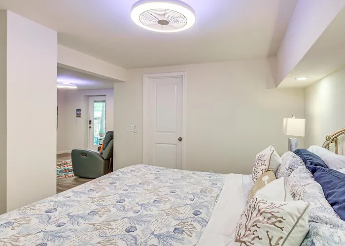 Scenic Studio On Lake Desoto W/ Patio!