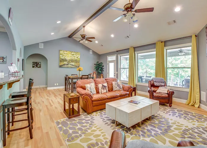 < 5 Mi To Lake Desoto: Grand Hot Springs Home